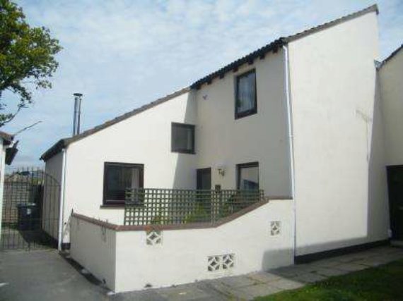 3 Bedroom End of Ter...